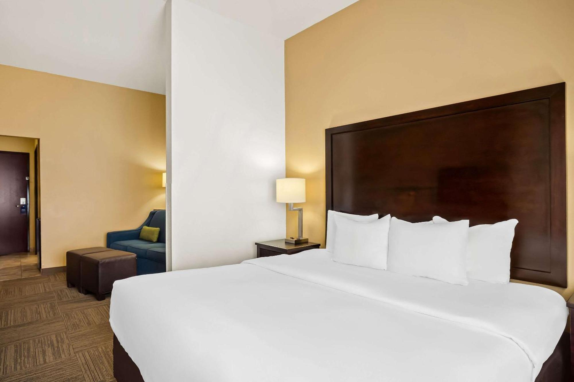 Comfort Suites Frisco Exterior photo